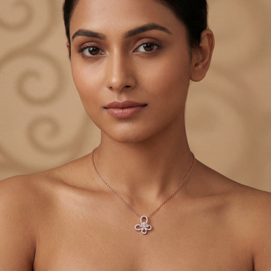 Fleur Éclat Diamond Pendant Necklace