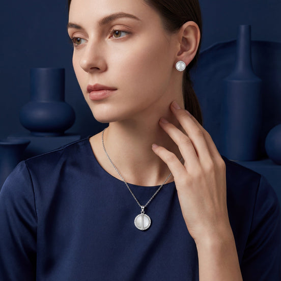 Ivory Halo Mother-of-Pearl Diamond Set