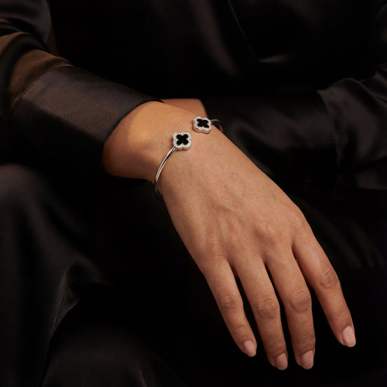 Noir Clover Elegance Bracelet