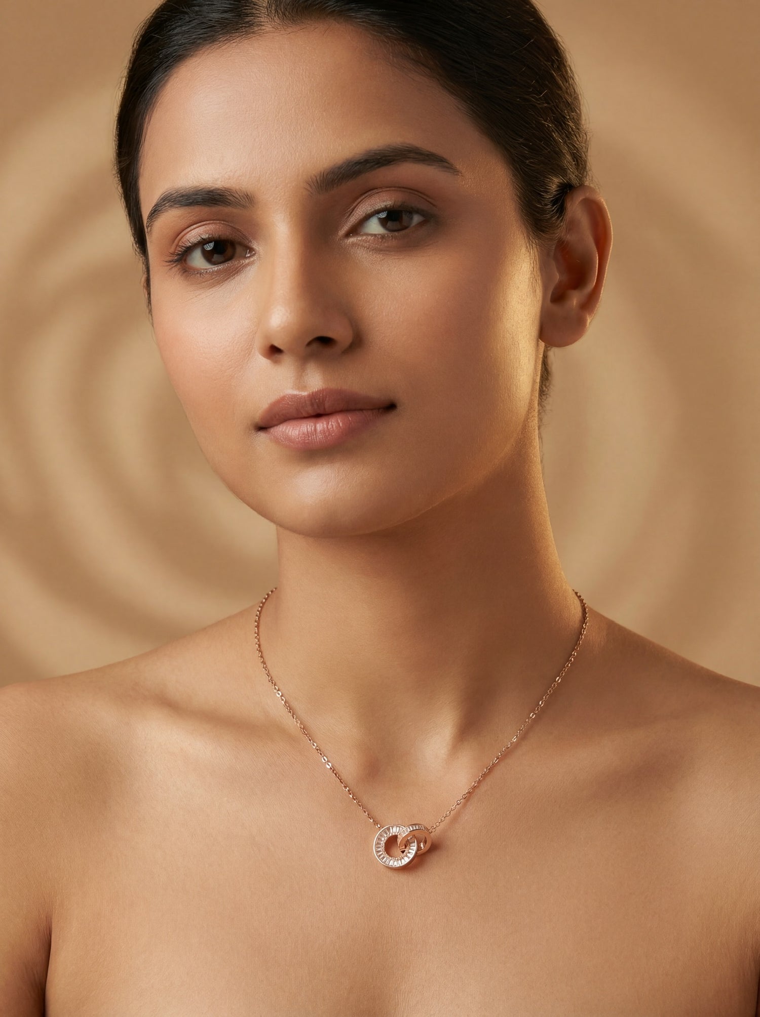 Eternal Link Circle Necklace