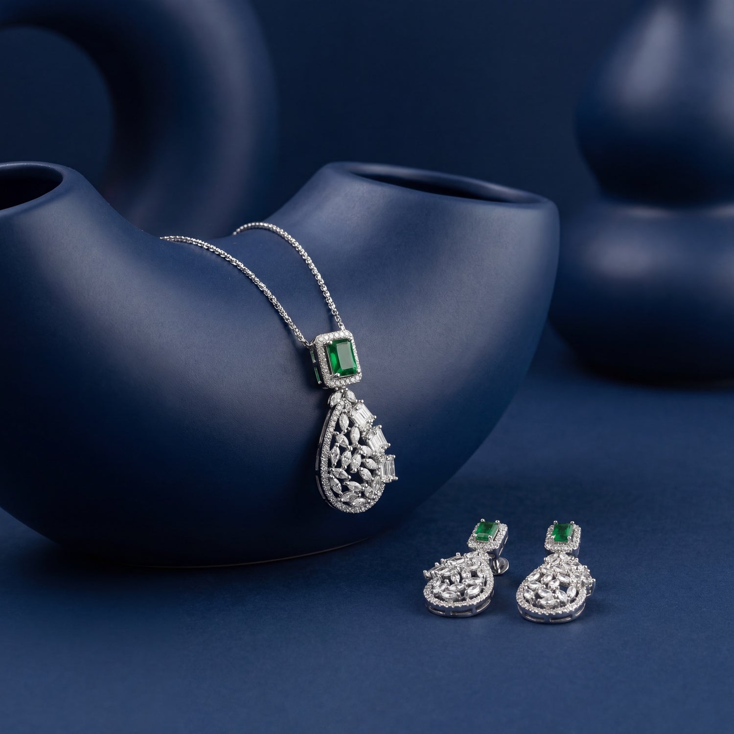 Emerald Teardrop Filigree Pendant Set