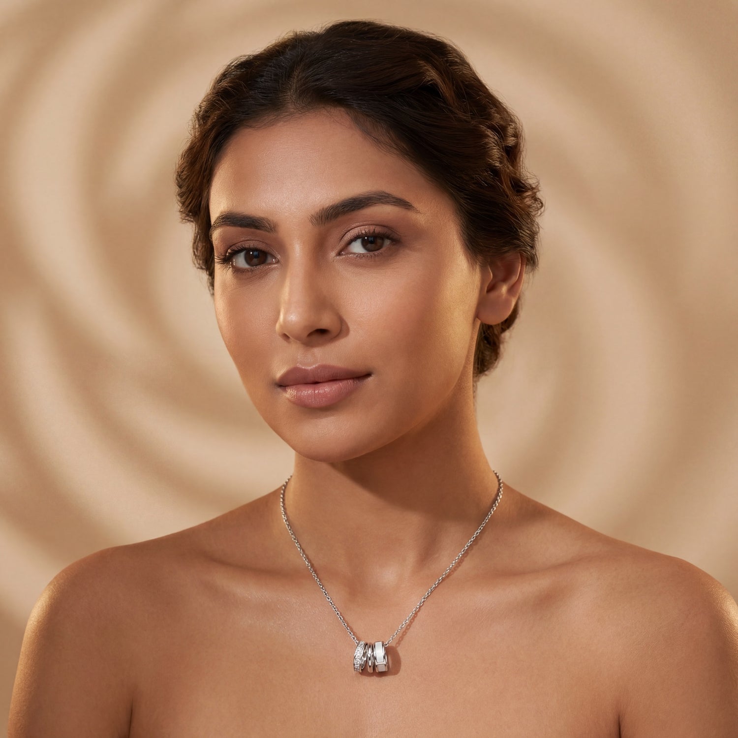 Interlocking Trio Ring Necklace